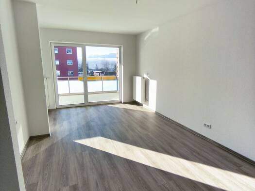 Wohnung zur Miete 664 € 3 Zimmer 80,9 m² Geschoss 6/6 frei ab 01.01.2027 Rosa-Luxemburg-Straße 23 Pößneck,Stadt Pößneck 07381