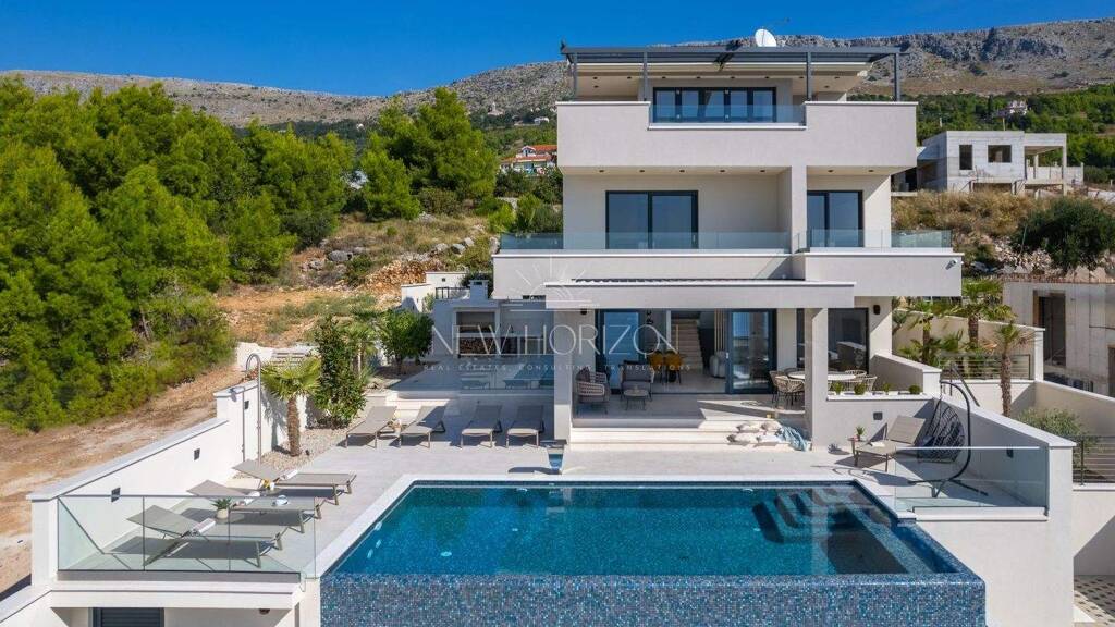 Einfamilienhaus zum Kauf 1.890.000 € 6 Zimmer 640 m² Grundstück Podstrana 21312