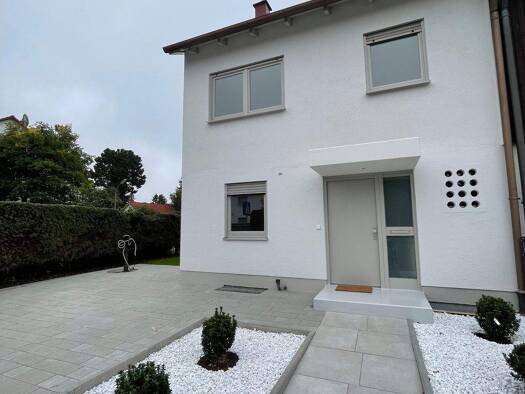 Haus zur Miete 3.870 € 6 Zimmer 195 m² 388 m² Grundstück frei ab sofort Gundermannstraße 17 Feldmoching-Hasenbergl München 80935