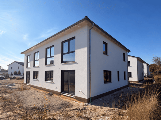 Doppelhaushälfte zur Miete - Erstbezug 1.450 € 5 Zimmer 129 m² 300 m² Grundstück frei ab 01.01.2027 Niederhof Schwandorf 92421