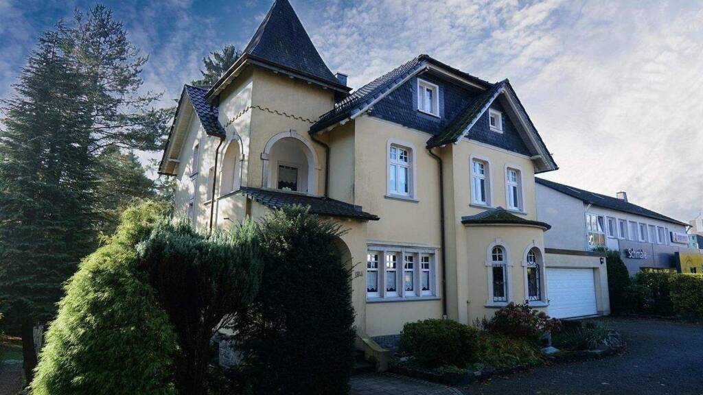 Villa zum Kauf 695.000 € 7 Zimmer 197,2 m² 2.431 m² Grundstück Innenstadt Radevormwald 42477