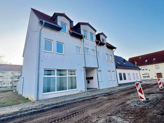 Gewerbeobjekt zum Kauf als Kapitalanlage geeignet 275.000 € 12 Zimmer 310 m² 272 m² Grundstück Rathmannsdorf Staßfurt 39418