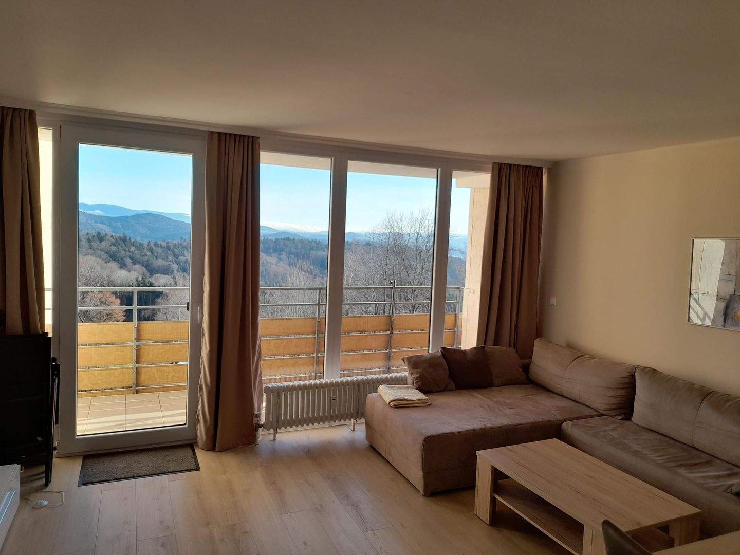 Immobilie in Freyung - Renovierte 2-Zimmer-Wohnung in 94078 Freyung am Geyersberg Haus J zu verkaufen - Bild 0