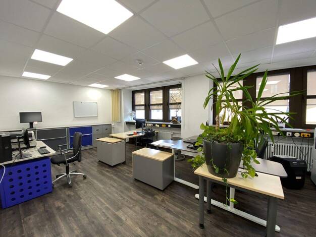 Bürofläche zur Miete provisionsfrei 14,90 € teilbar ab 243 m² Lorenz Nürnberg 90402