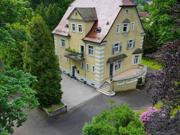 Villa zum Kauf provisionsfrei 1.450.000 € 15 Zimmer 330 m² 5.700 m² Grundstück Metzlesberg 7 Creußen Creussen 95473