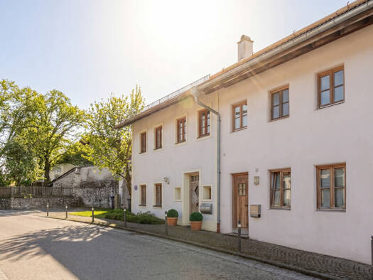 Haus zum Kauf 930.000 € 8 Zimmer 215 m² 166 m² Grundstück frei ab sofort Seeon Seeon-Seebruck 83370