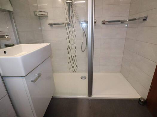 Wohnung zum Kauf 75.000 € 1,5 Zimmer 44 m² frei ab sofort Bad Steben 95138