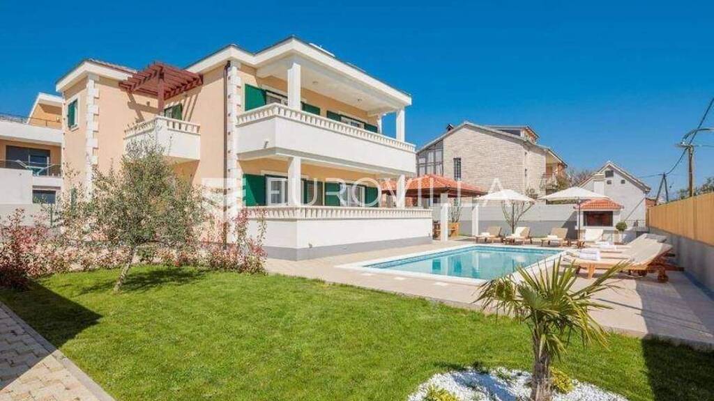 Haus zur Miete 2.500 € 4 Zimmer 170 m² Kastel Stari Kastela