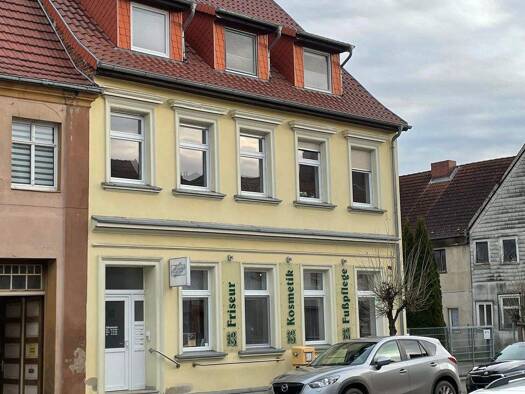Reihenendhaus zum Kauf 350.000 € 6 Zimmer 164 m² 1.836 m² Grundstück frei ab 01.02.2026 Steinstraße 5 Seehausen 39615