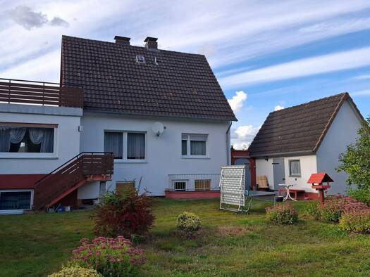 Einfamilienhaus zur Miete 850 € 6 Zimmer 160 m² frei ab sofort Trendelburg 34388