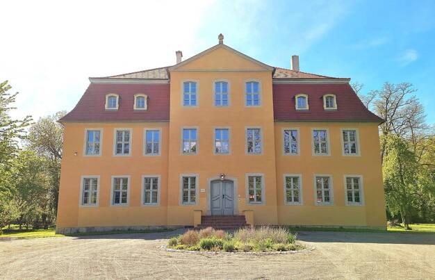 Schloss zum Kauf 4.000.000 € 25 Zimmer 1.248 m² 77.150 m² Grundstück frei ab sofort Audigast Groitzsch 04539