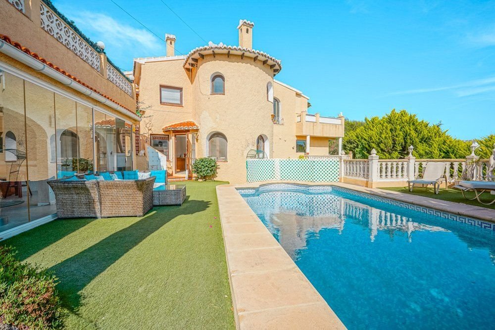 Villa zum Kauf 549.000 € 8 Zimmer 320 m²<br/>Wohnfläche 820 m²<br/>Grundstück Javea 03730