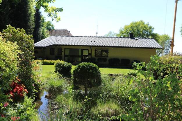 Einfamilienhaus zum Kauf provisionsfrei 845.000 € 6 Zimmer 160 m² 2.700 m² Grundstück Wahllokal 200 Siegburg 53721
