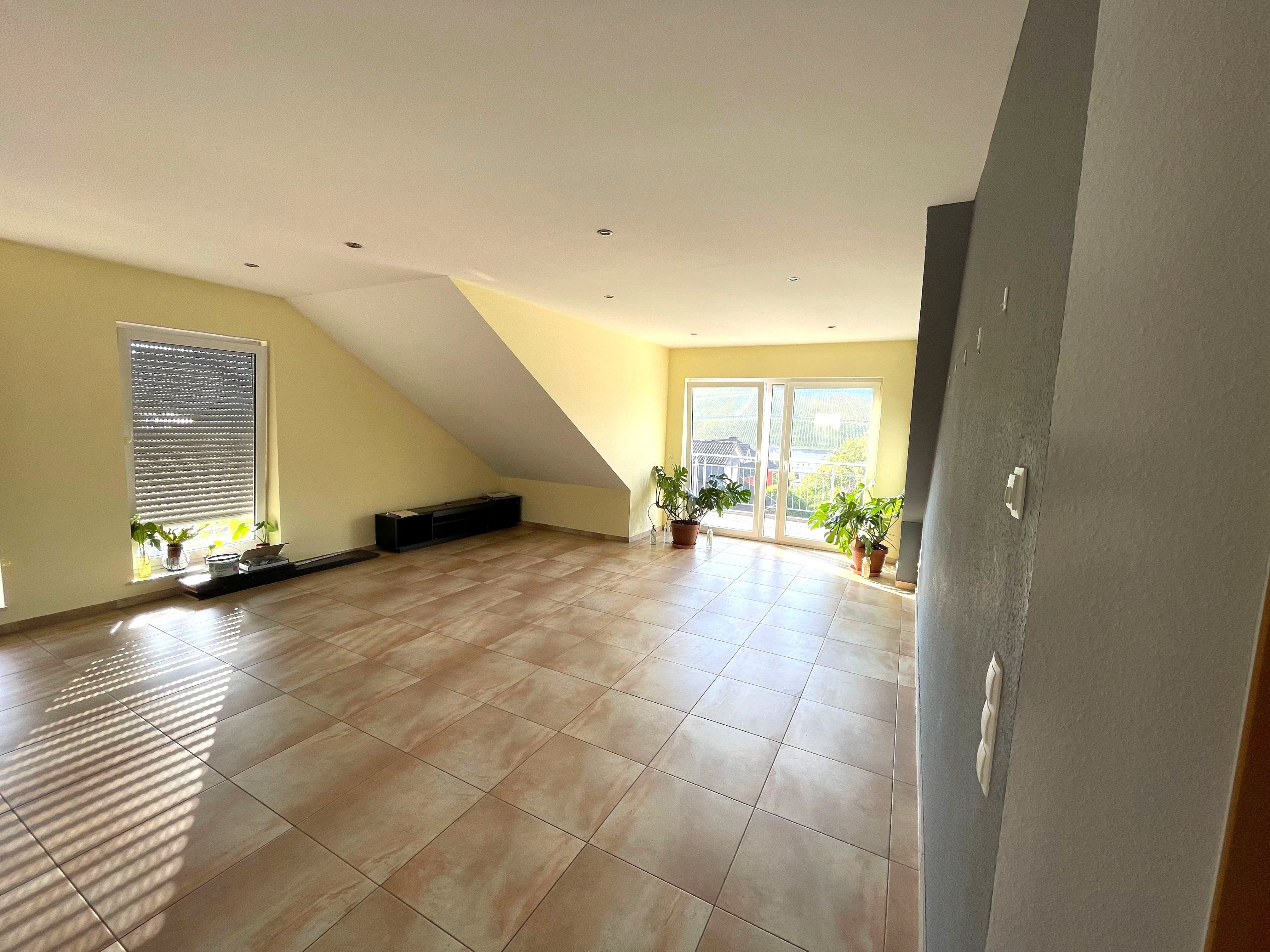 Wohnung zur Miete 1.000 € 2 Zimmer 87 m²<br/>Wohnfläche 2.<br/>Geschoss 01.10.2024<br/>Verfügbarkeit Nittel Nittel 54453