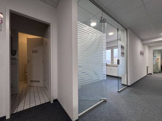 Praxis zur Miete - Erstbezug 2.100 € 7 Zimmer 176 m² Bürofläche Innenstadt Regensburg 93047