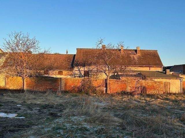 Immobilie in Zerbst/Anhalt - Stark sanierungsbedürftiges Haus auf 1.700 m² großen Grundstück im Zerbster / Ankuhn - Bild 4