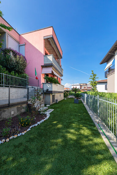 Einfamilienhaus zum Kauf 1.100.000 € 4 Zimmer 150 m² 200 m² Grundstück Desenzano del Garda 25015