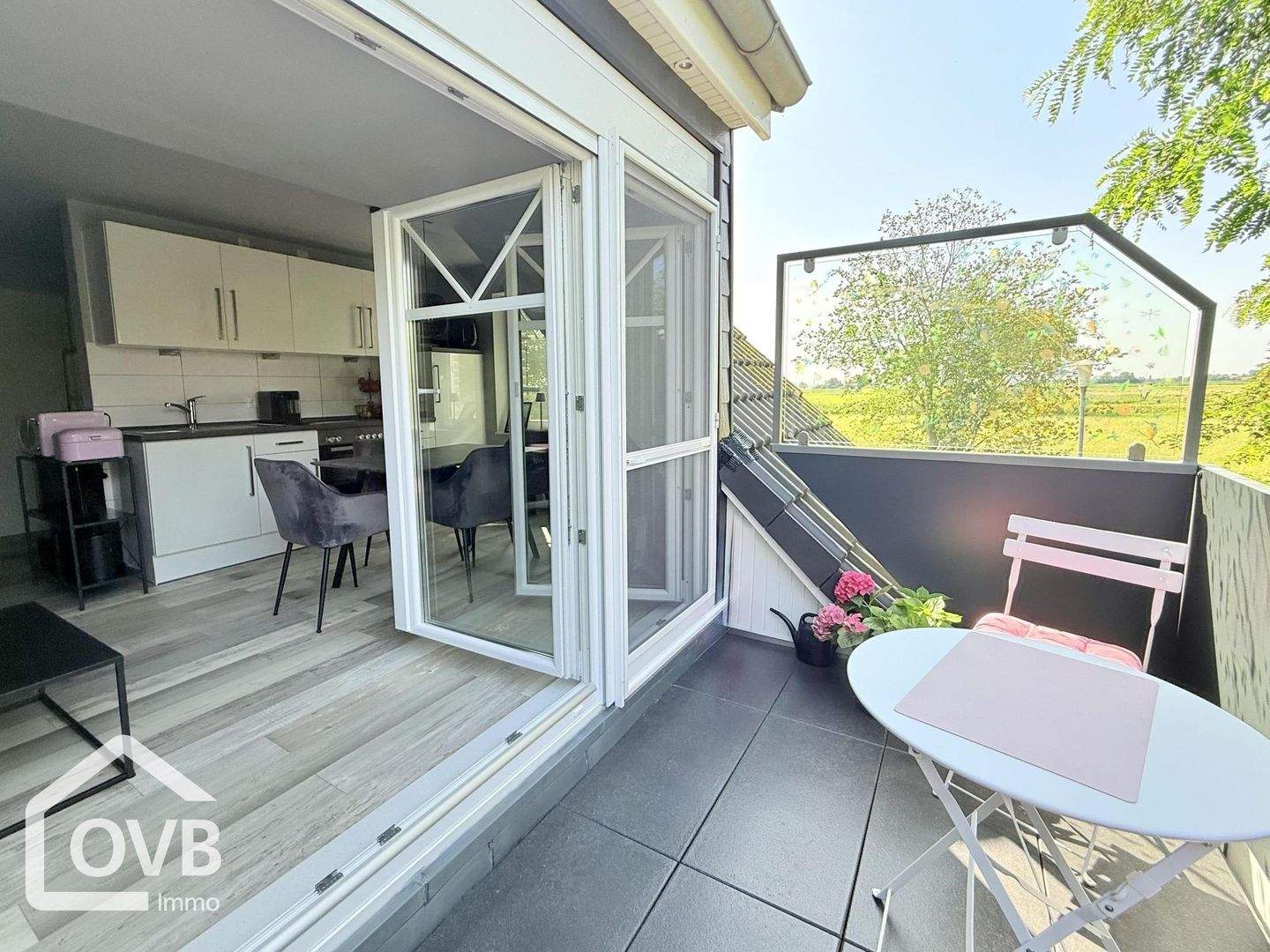 Immobilie in Krummhörn - Ihr Platz am Meer - stilvolle Ferienwohnung mit Balkon in Greetsiel - Bild 1