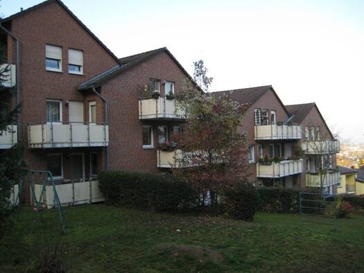 Wohnung zur Miete nur mit Wohnberechtigungsschein 305 € 2 Zimmer 59,1 m² 2. Geschoss frei ab 01.10.2026 Gerh.-Hauptmann-Str. 49 a u Lütmarsen Höxter 37671