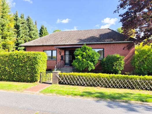 Einfamilienhaus zum Kauf 345.000 € 5 Zimmer 135 m² 1.275 m² Grundstück Klosterseelte Kirchseelte 27243