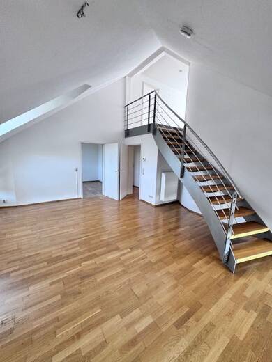Maisonette zur Miete 725 € 3 Zimmer 93 m² Dachgeschoss frei ab sofort Zentrum Rudolstadt 07407