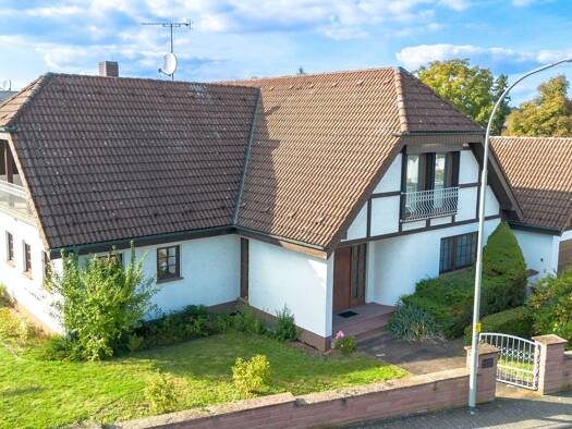 Villa zum Kauf 690.000 € 6 Zimmer 229 m² 941 m² Grundstück frei ab sofort Rommelhausen Limeshain 63694