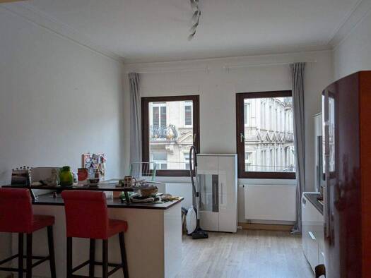 Wohnung zur Miete 700 € 2 Zimmer 89 m² 2. Geschoss frei ab 01.03.2026 Innenstadt Baden-Baden 76530