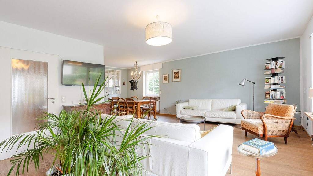 Reihenendhaus zum Kauf 1.050.000 € 7 Zimmer 160,1 m² 323 m² Grundstück frei ab 07.07.2026 Praunheim Frankfurt am Main 60488