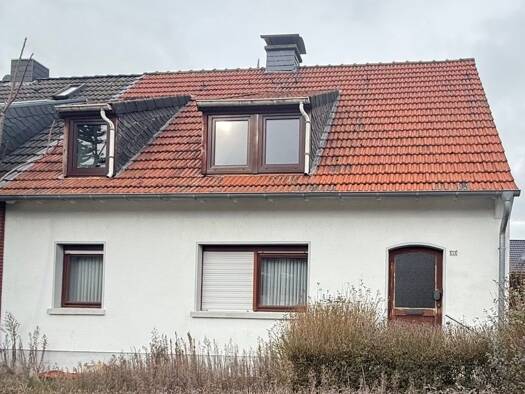 Doppelhaushälfte zum Kauf 210.000 € 4,5 Zimmer 107,7 m² 447 m² Grundstück frei ab sofort Alpener Straße 323 Millingen Rheinberg 47495