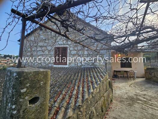 Einfamilienhaus zum Kauf 350.000 € 4 Zimmer 250 m² 884 m² Grundstück Hvar 21450