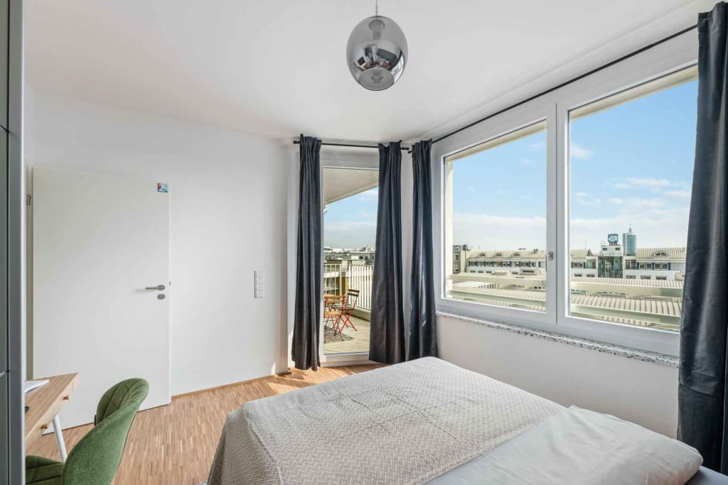 Wohnung zur Miete Wohnen auf Zeit 1.073 € 4 Zimmer 11,9 m²<br/>Wohnfläche 19.03.2025<br/>Verfügbarkeit Tübinger Straße 3c Land in Sonne München 80686