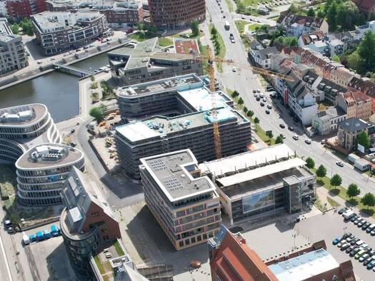 Bürofläche zur Miete - Erstbezug 26.500 € 1.474 m² Bürofläche teilbar ab 707 m² Rostock 18055