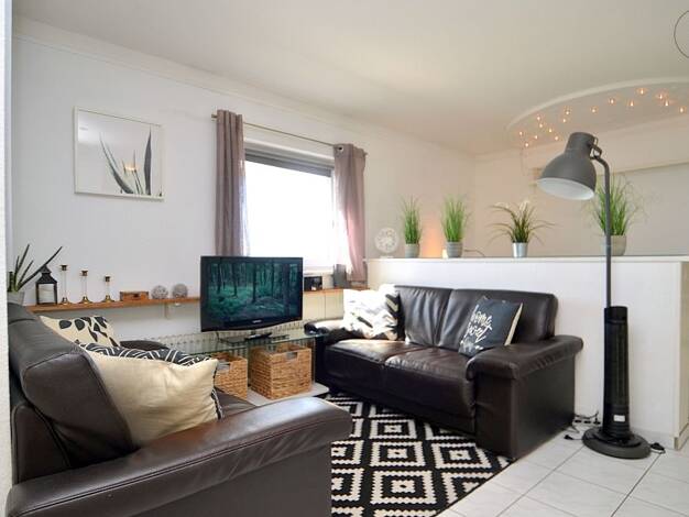 Wohnung zur Miete auf Zeit 1.095 € 1,5 Zimmer 46 m² frei ab sofort Langwasser Südöstliche Außenstadt 90473