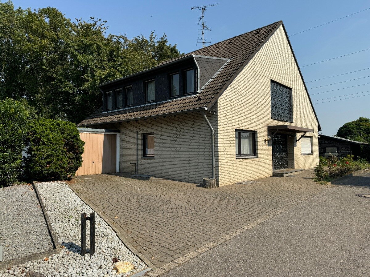 Einfamilienhaus zum Kauf 419.000 € 7 Zimmer 174,3 m²<br/>Wohnfläche 587 m²<br/>Grundstück Neu-Elfgen Grevenbroich 41515