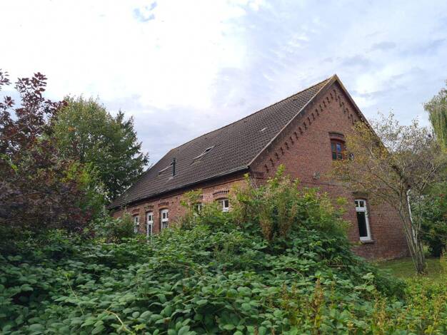 Haus zum Kauf 125.000 € 6 Zimmer 120 m² 900 m² Grundstück Jade 26349
