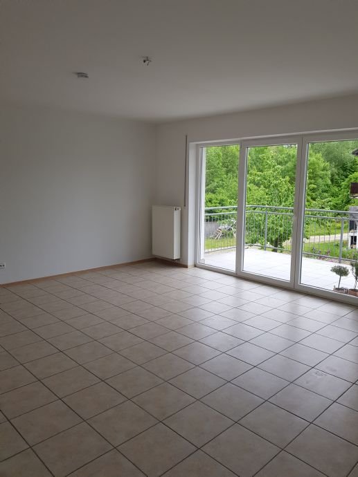 Wohnung zur Miete 780 € 3 Zimmer 90 m²<br/>Wohnfläche 1.<br/>Geschoss ab sofort<br/>Verfügbarkeit Planungsbezirk 201 Straubing 94315