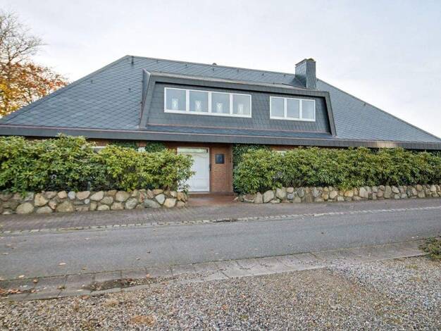 Einfamilienhaus zum Kauf 850.000 € 11 Zimmer 452 m² 1.023 m² Grundstück Aventoft 25927