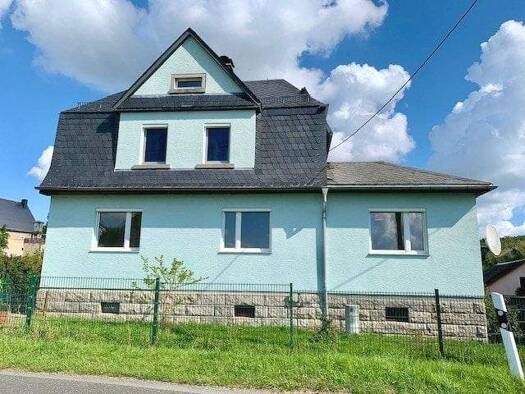 Einfamilienhaus zum Kauf 210.000 € 8 Zimmer 130,6 m² 1.120 m² Grundstück frei ab sofort Schönbrunn Lengenfeld 08485