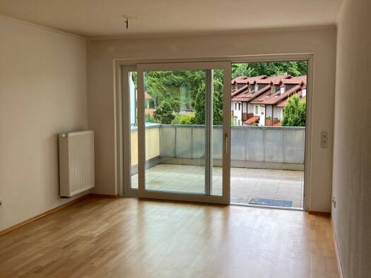 Wohnung zur Miete 590 € 2 Zimmer 62,7 m² 2. Geschoss frei ab sofort Deggendorf Deggendorf 94469