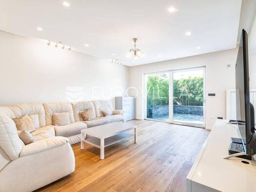 Haus zum Kauf 685.000 € 4 Zimmer 320 m² Juraja Njavre Blato