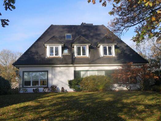 Villa zur Miete 3.900 € 7,5 Zimmer 192 m² 2.837 m² Grundstück frei ab 01.05.2026 Blankenese Hamburg 22587