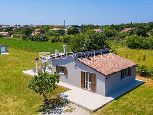 Haus zur Miete 1.900 € 2 Zimmer 100 m² Pomer Premantura