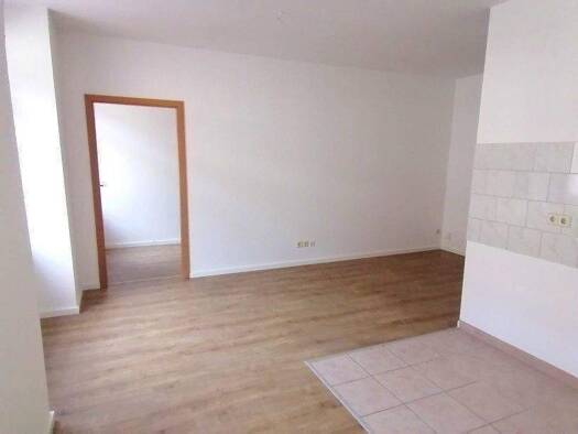 Wohnung zur Miete 230 € 2 Zimmer 37,1 m² 2. Geschoss frei ab sofort Lutherviertel Chemnitz 09126