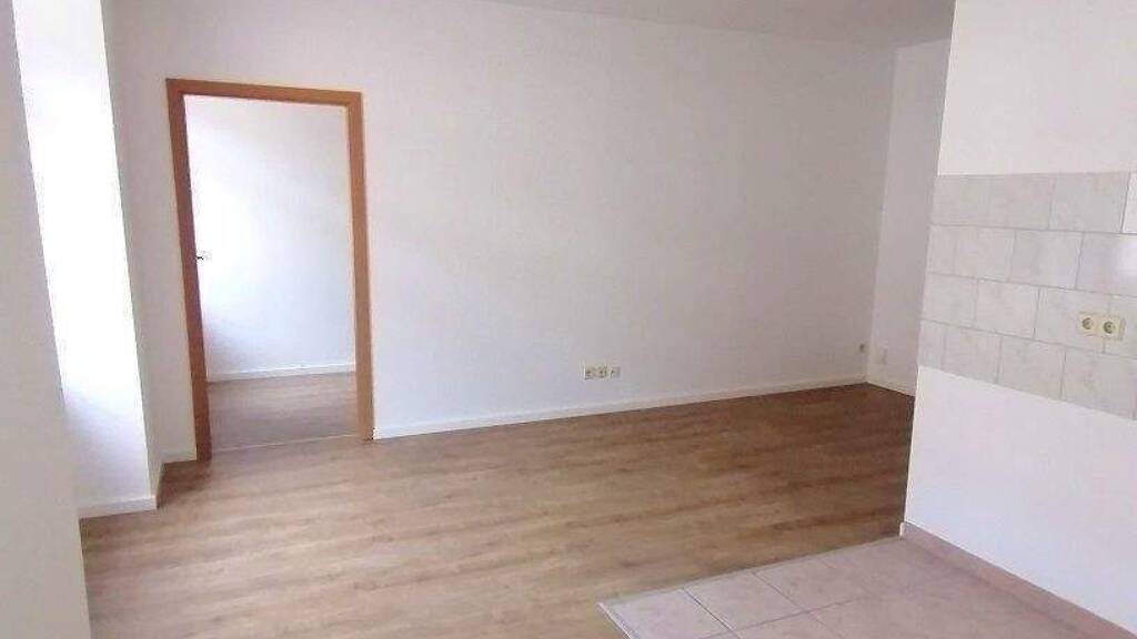 Wohnung zur Miete 230 € 2 Zimmer 37,1 m² 2. Geschoss frei ab sofort Lutherviertel Chemnitz 09126