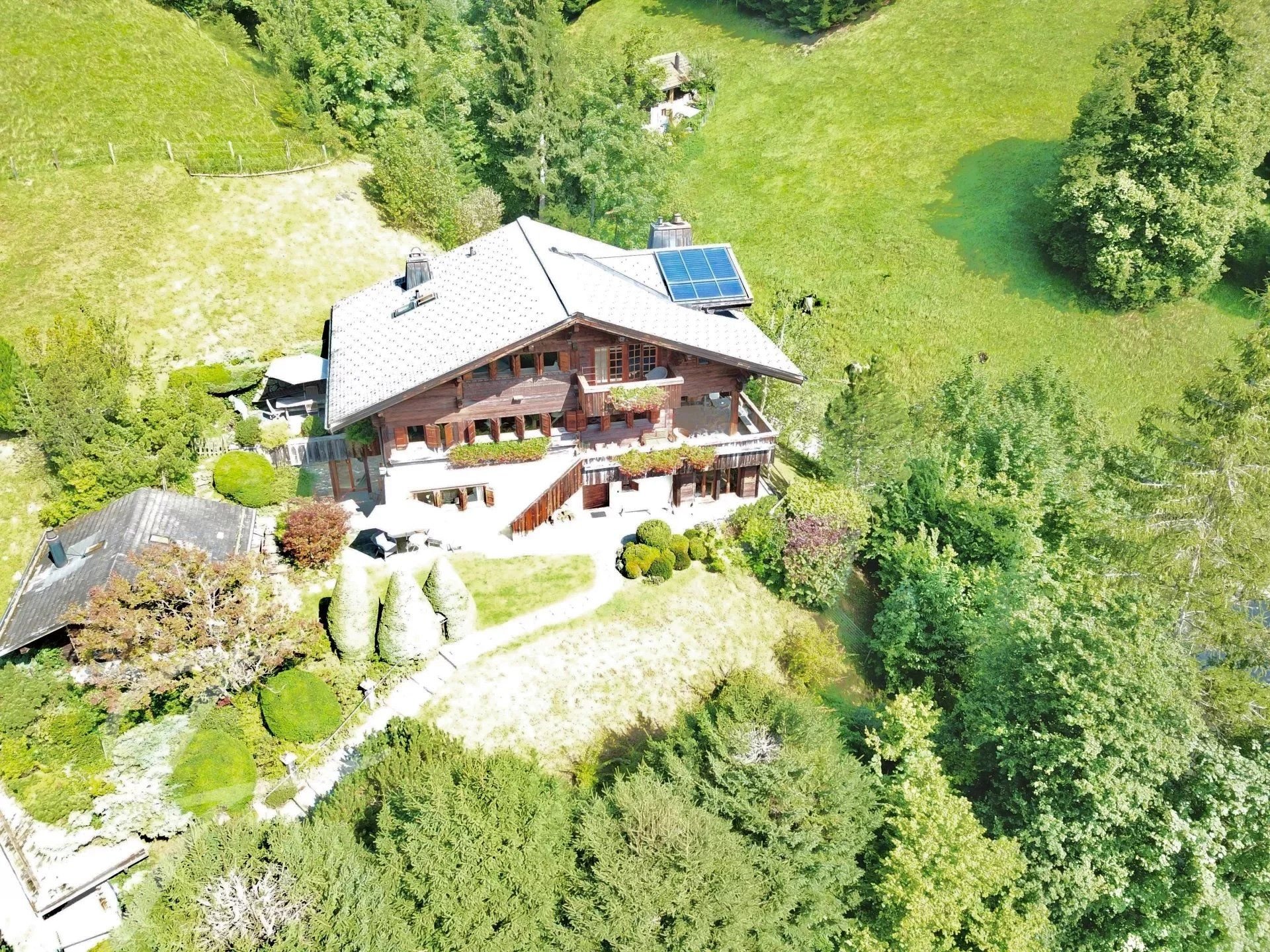 Haus zum Kauf 7.500.000 CHF 9,5 Zimmer 228 m²<br/>Wohnfläche 1.373 m²<br/>Grundstück Rougemont 1659