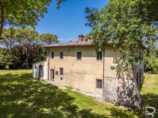 Bauernhaus zum Kauf 675.000 € 4 Zimmer 600 m² 10.000 m² Grundstück frei ab sofort Figline e Incisa Valdarno 50063