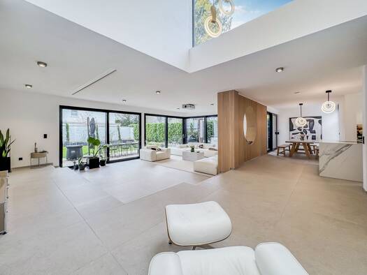 Villa zum Kauf 2.350.000 € 9 Zimmer 328 m² 623 m² Grundstück frei ab sofort Bad Homburg Bad Homburg vor der Höhe 61348