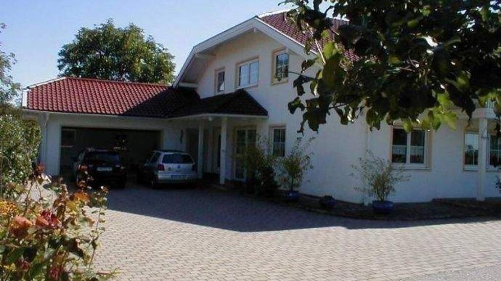 Villa zum Kauf provisionsfrei 999.000 € 9 Zimmer 225 m² 1.745 m² Grundstück Münchner Str. 53 c Simbach Simbach a.Inn 84359