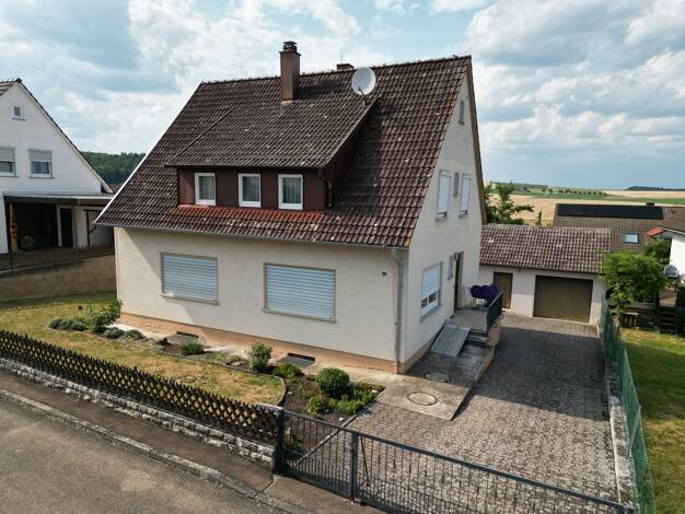 Einfamilienhaus zum Kauf 219.000 € 6 Zimmer 129,3 m² 683 m² Grundstück Kirchheim Kirchheim am Ries 73467