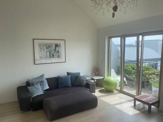 Maisonette zur Miete 1.584 € 3 Zimmer 93,9 m² Geschoss 6/7 frei ab sofort Bahnhofsviertel Frankfurt am Main 60329